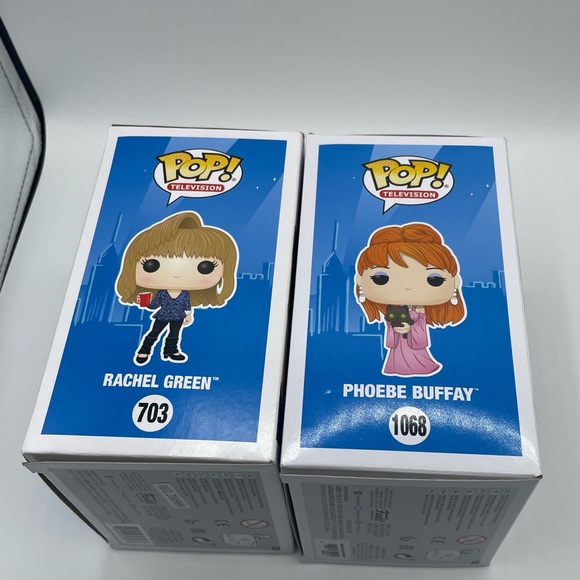 Friends funko pops set of 2 NWT - Picture 5 of 7